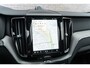 Volvo XC60 2.0 T6 Plug-in hybrid AWD Plus Black Edition | Bowers & Wilkins audio | Stoel-/Stuuverwarming | Head up Display | Adaptive Cruise Control | 360 Camera | 22" | Getint glas |Dodehoekdetectie | Keyless Entry |