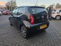Volkswagen Up! 1.0 high up! | Met o.a. navigatie, cruise control, stoelverwarming en lichtmetalen velgen!