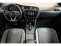 Volkswagen Tiguan 1.4 TSI eHybrid 245pk R-Line Business+ | IQ. Light | Camera | Trekhaak | 100% (Dealer) onderhouden label