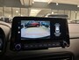 Hyundai Kona 1.6 GDI HEV Premium | Apple Carplay / Android Auto | Elektrisch Verstelbare Voorstoelen | Stoelverwarming + Stoelkoeling | Stuurverwarming | Licht + Regensensor | Cruise Control Adaptief | Parkeersensoren Voor + Achter | Rijstrooksensor + Correctie | 18"Lichtmetalen Velgen