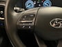 Hyundai Kona 1.6 GDI HEV Premium | Apple Carplay / Android Auto | Elektrisch Verstelbare Voorstoelen | Stoelverwarming + Stoelkoeling | Stuurverwarming | Licht + Regensensor | Cruise Control Adaptief | Parkeersensoren Voor + Achter | Rijstrooksensor + Correctie | 18"Lichtmetalen Velgen