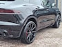 Jaguar E-Pace 2.0 P300 AWD R-Dynamic HSE | Black Pack | Meridan | Elek. stoelen + mermory | Leder | 360 camera | Sfeerverlichting | LMV 20" High gloss black |