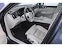 Volvo XC60 T6 340PK Automaat Recharge AWD Inscription / Adaptieve cruise control / BLIS / Panoramadak / Stoel - en stuurverwarming / Keyless entry / Elektrische stoelen / Parkeersensoren met 360 camera