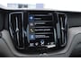 Volvo XC60 T6 340PK Automaat Recharge AWD Inscription / Adaptieve cruise control / BLIS / Panoramadak / Stoel - en stuurverwarming / Keyless entry / Elektrische stoelen / Parkeersensoren met 360 camera