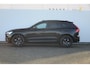 Volvo XC60 T6 350PK Automaat AWD Plus Black Edition / Adaptieve cruise control / BLIS / Panoramadak / Stoel - en stuurverwarming / Keyless entry / Elektrische stoelen / Parkeersensoren met 360 camera