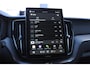 Volvo XC60 T6 350PK Automaat AWD Plus Black Edition / Adaptieve cruise control / BLIS / Panoramadak / Stoel - en stuurverwarming / Keyless entry / Elektrische stoelen / Parkeersensoren met 360 camera