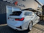 BMW 3-Serie 318I Touring  Autom. Business Edit. + Camera + Led + Navi + D-glas