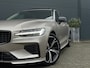 Volvo V60 2.0 T8 Plug-in hybrid AWD Ultimate Dark | 455pk! | Panoramadak | HU-Display | Massage | Harman/Kardon | SoH 98% |
