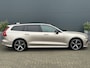 Volvo V60 2.0 T8 Plug-in hybrid AWD Ultimate Dark | 455pk! | Styling Kit | Panoramadak | HU-Display | Massage | Harman/Kardon | SoH 98% |