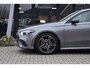 Mercedes-Benz A-klasse 180 AMG NIGHT | SFEERVERLICHTING | APPLE CARPLAY | CAMERA | ANDROID AUTO | NAP | DEALER ONDERHOUDEN