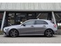 Mercedes-Benz A-klasse 180 AMG NIGHT | SFEERVERLICHTING | APPLE CARPLAY | CAMERA | ANDROID AUTO | NAP | DEALER ONDERHOUDEN