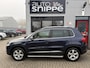 Volkswagen Tiguan 1.4 TSI Sport&Style -160 PK!-VOLLEDER-STOELVERWARMING-XENON-TREKHAAK-1800 KG TREKGEWICHT-KEYLESS-ORIGINEEL NL!
