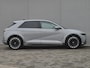 Hyundai Ioniq 5 Lounge 73kWh Automaat / Accu SOH 100% / Fabrieksgarantie tot 10-2026 / Dealer onderhouden / Panoramadak / WLTP 451 km / Afn. trekhaak 1.600 kg / Elektrische klep en stoelen / Stuur-, stoel- en achterbankverwarming /