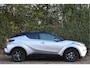 Toyota C-HR 1.8 Hybrid Premium Pack Bi-Tone | NL-Auto | Vol | Afn.trekhaak | Keyless | Leder | Stoelverwarming | Nav | DAB | Camera | Xenon/LED | NAP