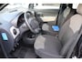 Dacia Lodgy 1.2 TCe Ambiance 5p. Veel ruimte, goed onderhouden met trekhaak.