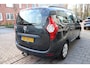 Dacia Lodgy 1.2 TCe Ambiance 5p. Veel ruimte, goed onderhouden met trekhaak.