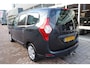 Dacia Lodgy 1.2 TCe Ambiance 5p. Veel ruimte, goed onderhouden met trekhaak.