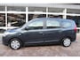 Dacia Lodgy 1.2 TCe Ambiance 5p. Veel ruimte, goed onderhouden met trekhaak.