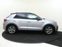 Volkswagen T-Roc 1.5 TSI R-Line | Trekhaak | Navi | Achteruitrijcamera | Parkeerassistent | Stoelverwarming  | Adaptieve cruise control | CarPlay |