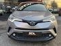 Toyota C-HR 1.8 Hybrid Style // LED VERLICHTING // NAVI // CAMERA // ADAPTIVE CRUISE // CLIMA // DODENHOEK SENSOR //