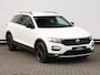 Volkswagen T-Roc 1.5 TSI Sport 150 pk DSG | Black Style | Afn. Trekhaak | Stoelverwarming | Cruise Control | Navigatie via App-connect