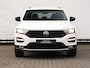 Volkswagen T-Roc 1.5 TSI Sport 150 pk DSG | Black Style | Afn. Trekhaak | Stoelverwarming | Cruise Control | Navigatie via App-connect