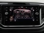 Volkswagen T-Roc 1.5 TSI Sport 150 pk DSG | Black Style | Afn. Trekhaak | Stoelverwarming | Cruise Control | Navigatie via App-connect