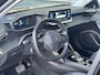 Peugeot e-2008 Allure Pack 50kWh EV 136pk AUTOMAAT | STOELVERW. | CAMERA | NAVI | KEYLESS ENTRY | 18" LM-VELGEN 'BUND'
