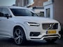 Volvo XC90 2.0 T8 AUT8 R-DESIGN TWIN ENGINE AWD 7PERS PANODAK LEDER 22 INCH-LMV NAVI CAMERA DIGI-DASH APPLE-CARPLAY LED PDC