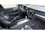 Volvo V60 2.0 T5 250pk R-Design Black Optik H&K Leder 20inch LM Navi LED Virtual Cockpit Stoel & Stuurwiel V.W. *Uitstraling*