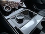 Land Rover Range Rover Velar P250 250pk AWD R-Dynamic Carbon Edition | Head-up Display | Trekhaak tot 2.400kg | Geklimatiseerde voorstoelen | Panoramadak |
