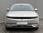 Hyundai Ioniq 5 Lounge 73kWh Automaat / Accu SOH 100% / Fabrieksgarantie tot 9-2026 / Dealer onderhouden / WLTP 451 km / 1.600 kg Trekgewicht / Elektrische klep en stoelen / Stuur-, stoel- en achterbankverwarming /