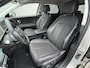 Hyundai Ioniq 5 Lounge 73kWh Automaat / Accu SOH 100% / Fabrieksgarantie tot 9-2026 / Dealer onderhouden / WLTP 451 km / 1.600 kg Trekgewicht / Elektrische klep en stoelen / Stuur-, stoel- en achterbankverwarming /