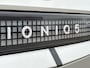 Hyundai Ioniq 5 Lounge 73kWh Automaat / Accu SOH 100% / Fabrieksgarantie tot 9-2026 / Dealer onderhouden / WLTP 451 km / 1.600 kg Trekgewicht / Elektrische klep en stoelen / Stuur-, stoel- en achterbankverwarming /