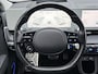 Hyundai Ioniq 5 Lounge 73kWh Automaat / Accu SOH 100% / Fabrieksgarantie tot 9-2026 / Dealer onderhouden / WLTP 451 km / 1.600 kg Trekgewicht / Elektrische klep en stoelen / Stuur-, stoel- en achterbankverwarming /