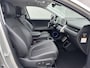 Hyundai Ioniq 5 Lounge 73kWh Automaat / Accu SOH 100% / Fabrieksgarantie tot 9-2026 / Dealer onderhouden / WLTP 451 km / 1.600 kg Trekgewicht / Elektrische klep en stoelen / Stuur-, stoel- en achterbankverwarming /