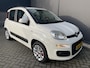 Fiat Panda 0.9 TwinAir Lounge - Airco - Parkeersensoren achter - Dakrails - Mistlampen voor - Stuur multifunctioneel - Radio/Cd - Stuur leder - Lederen versnellingspook