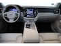Volvo V60 Cross Country B5 250PK AWD Ultimate | Pano-dak | 20" | Trekhaak | Massage-/ventilatie | HUD | Full LED