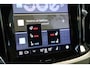 Volvo V60 Cross Country B5 250PK AWD Ultimate | Pano-dak | 20" | Trekhaak | Massage-/ventilatie | HUD | Full LED