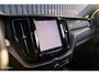 Volvo XC60 2.0 T8 Plug-in hybrid AWD Ultimate Bright Long range | Adaptieve cruise | Panorama dak | Zwenkbare trekhaak | Stoel massage+verkoeling |