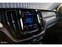 Volvo XC60 2.0 T8 Plug-in hybrid AWD Ultimate Bright Long range | Adaptieve cruise | Panorama dak | Zwenkbare trekhaak | Stoel massage+verkoeling |