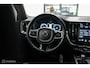 Volvo XC60 2.0 B4 R-Design | HUD | Panorama | Bursting Blue | Harman Kardon | 21 inch | Leder | Stoel en stuurwiel verwarming | ACC | Rijklaarprijs |