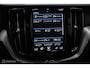 Volvo XC60 2.0 B4 R-Design | HUD | Panorama | Bursting Blue | Harman Kardon | 21 inch | Leder | Stoel en stuurwiel verwarming | ACC | Rijklaarprijs |