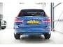 Volvo XC60 2.0 B4 R-Design | HUD | Panorama | Bursting Blue | Harman Kardon | 21 inch | Leder | Stoel en stuurwiel verwarming | ACC | Rijklaarprijs |