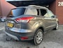 Ford Kuga 1.6 Titanium Plus GOED ONDERHOUDEN!! // NAVI // PANO/SCHUIFKANTELDAK // CAMERA // PDC V+A // WINTERPACK // TREKHAAK!!