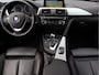 BMW 3-Serie 318i Sport High Executive | Parkeercamera | LED | Org. Nederlands