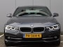 BMW 3-Serie 318i Sport High Executive | Parkeercamera | LED | Org. Nederlands