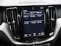 Volvo XC60 2.0 T4 R-Design / Trekhaak / Stoelverwarming / Sportstoelen / Elektrische Achterklep / Getint Glas / Cruise Control / Carplay / Sportstoelen /