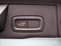 Volvo XC60 2.0 T4 R-Design / Trekhaak / Stoelverwarming / Sportstoelen / Elektrische Achterklep / Getint Glas / Cruise Control / Carplay / Sportstoelen /