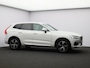 Volvo XC60 2.0 T4 R-Design / Trekhaak / Stoelverwarming / Sportstoelen / Elektrische Achterklep / Getint Glas / Cruise Control / Carplay / Sportstoelen /